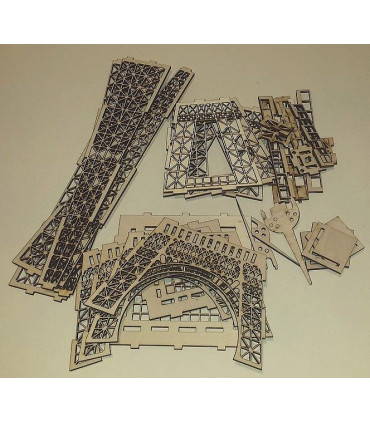 Maquette Tour Eiffel (75). Découpe des pièces.