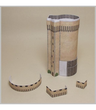 Maquette Château de Blandy les Tours (77). Montage du Donjon.