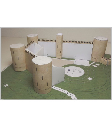 Maquette de Coucy le Château (02). Montage des murs.