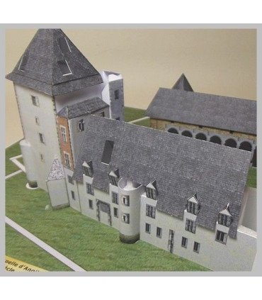 Maquette du château de la Chapelle d'Angillon (18). Montage des Toits.