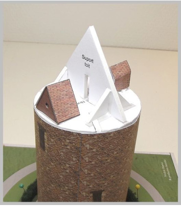 Montage toit Maquette du Moulin de Montfermeil (93)