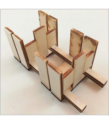Maquette de Tour de Guet. Assemblage des côtés.