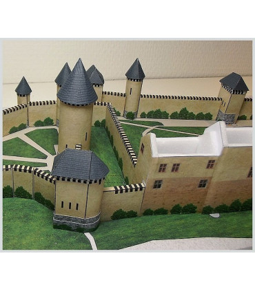 Maquette de la Forteresse royale de Chinon (37). Montage des murs.