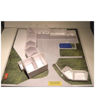 Montage murs maquette St Arnoult en Yvelines (78) - Maison Elsa Triolet / Aragon